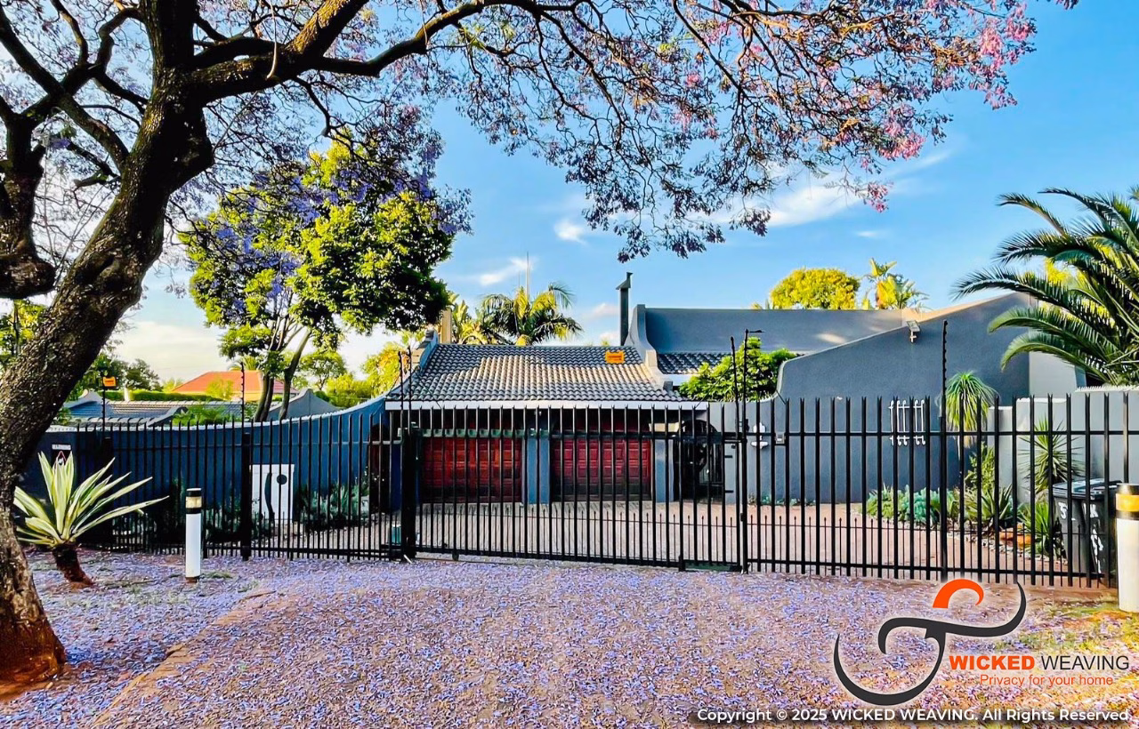 16m Black Palisade Weaving Installation in Randburg