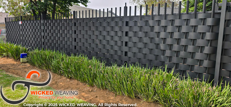 31m Black Palisade Weave in Sellcourt Springs
