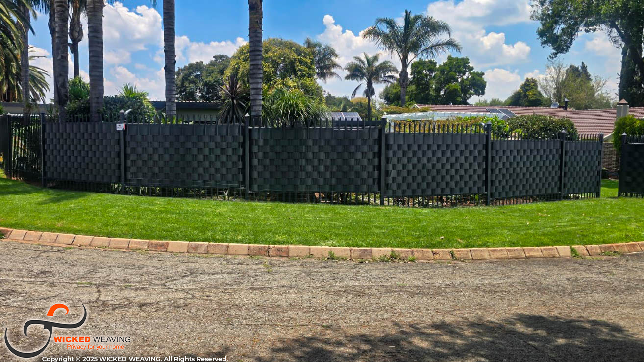35m Charcoal Palisade Weaving in Elarduspark