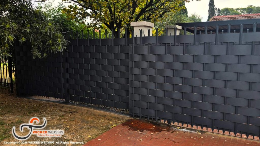 Charcoal Palisade Weaving Installation in eMalahleni (Witbank)