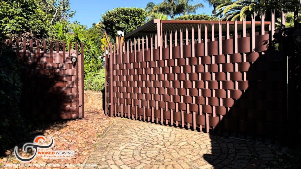 Chocolate Palisade Weaving