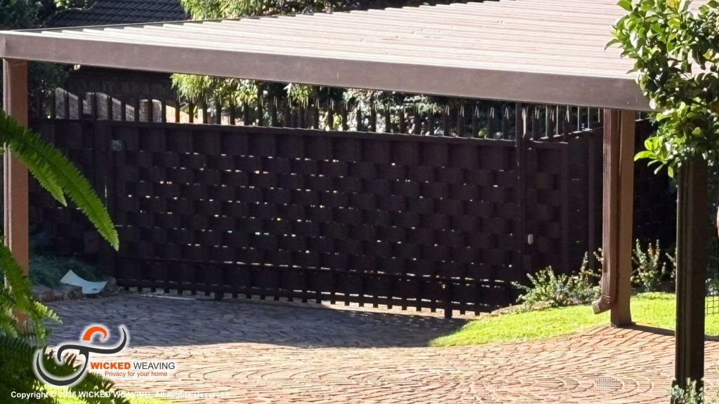 Chocolate Palisade Weaving