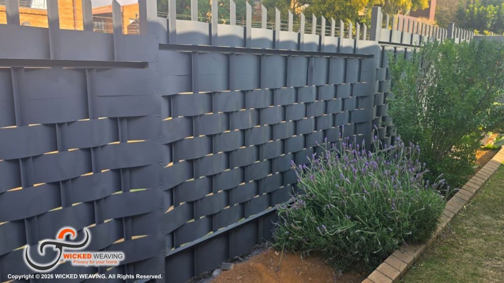 20m Charcoal Palisade Weaving in Alberton, Gauteng