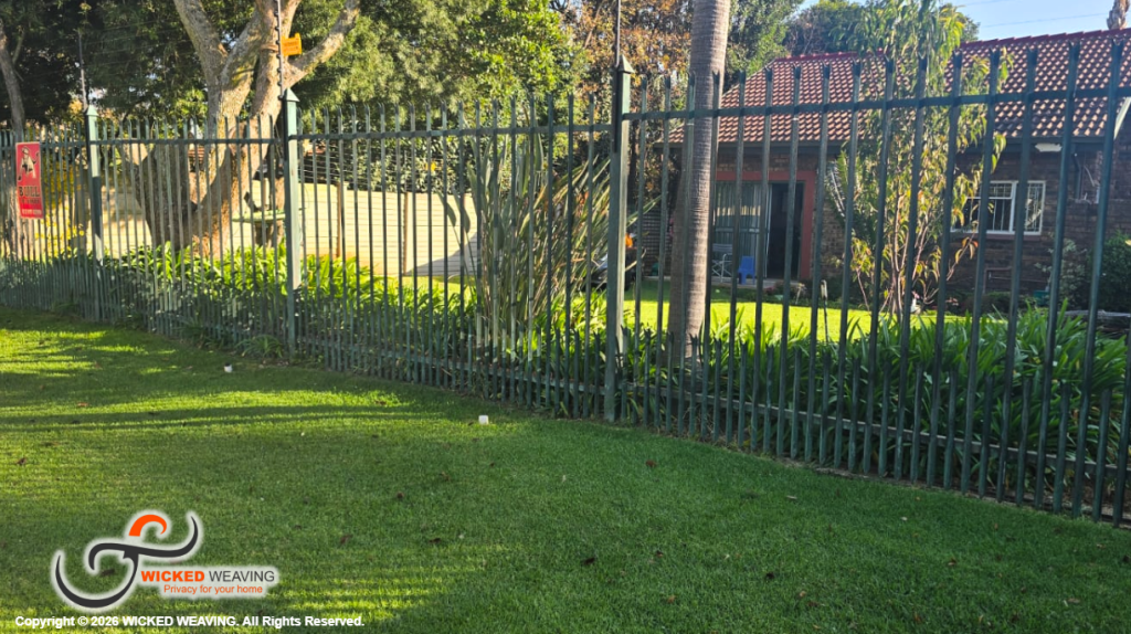30m Black Palisade Weaving Project in Elarduspark