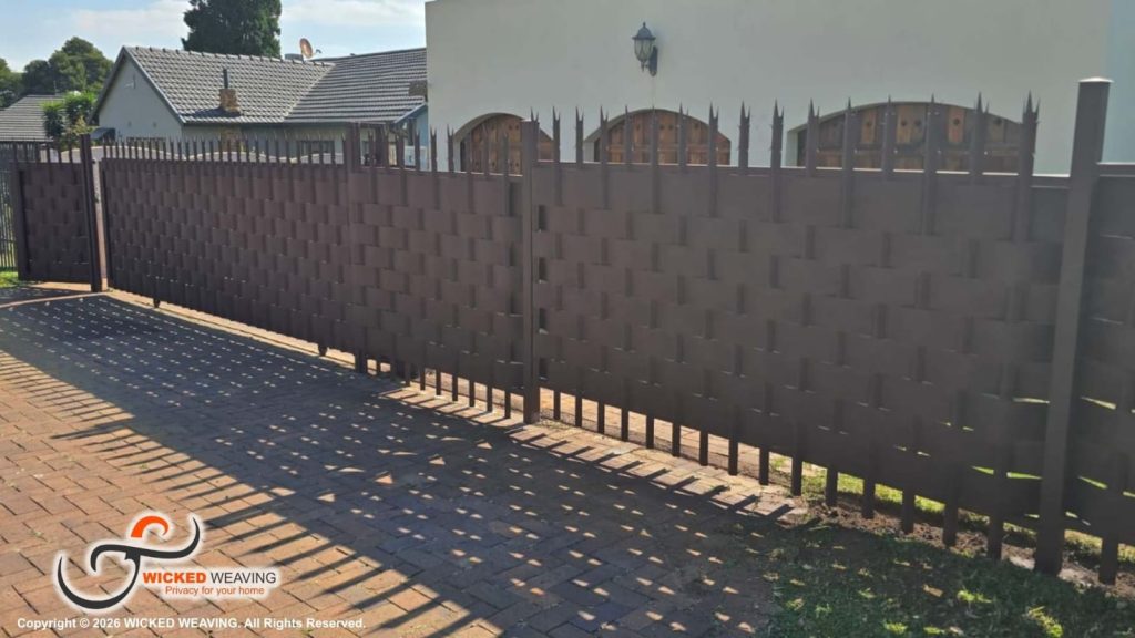 33,5m Chocolate Palisade Weaving Installation in Freeway Park, Boksburg
