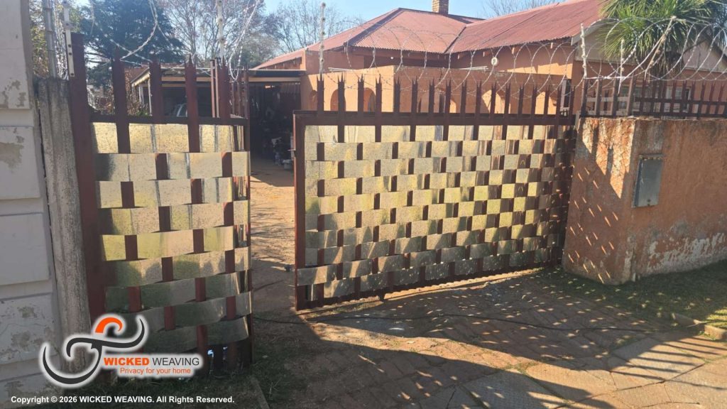 7m Charcoal Gate Weaving in Brakpan