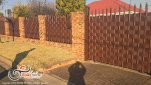 15.5m Chocolate Palisade Weaving