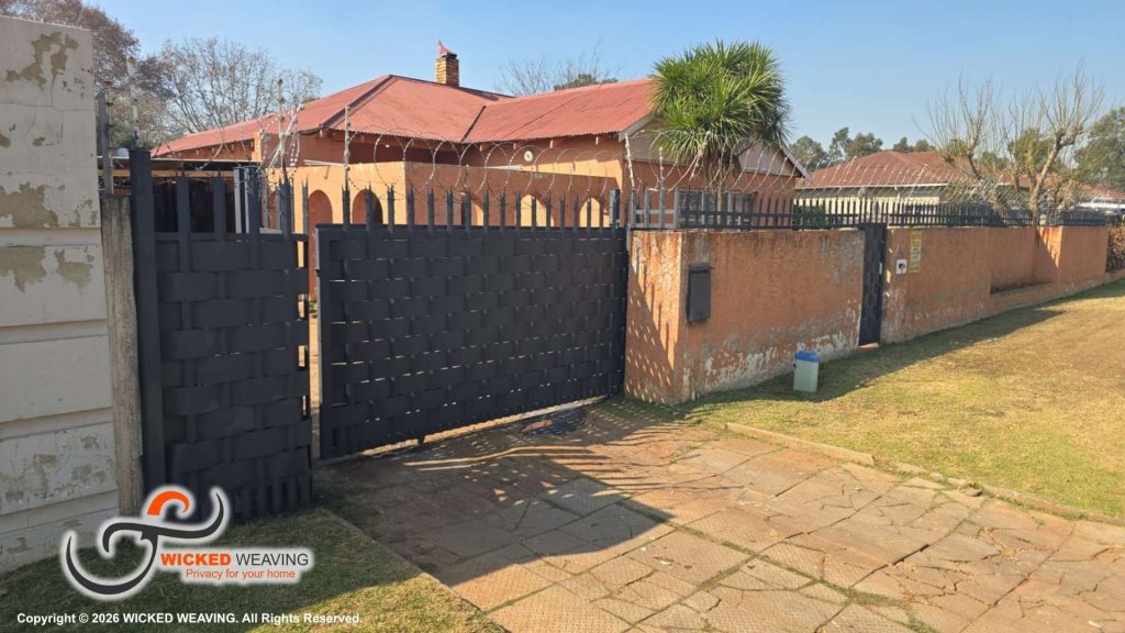 7m Charcoal Gate Weaving in Brakpan