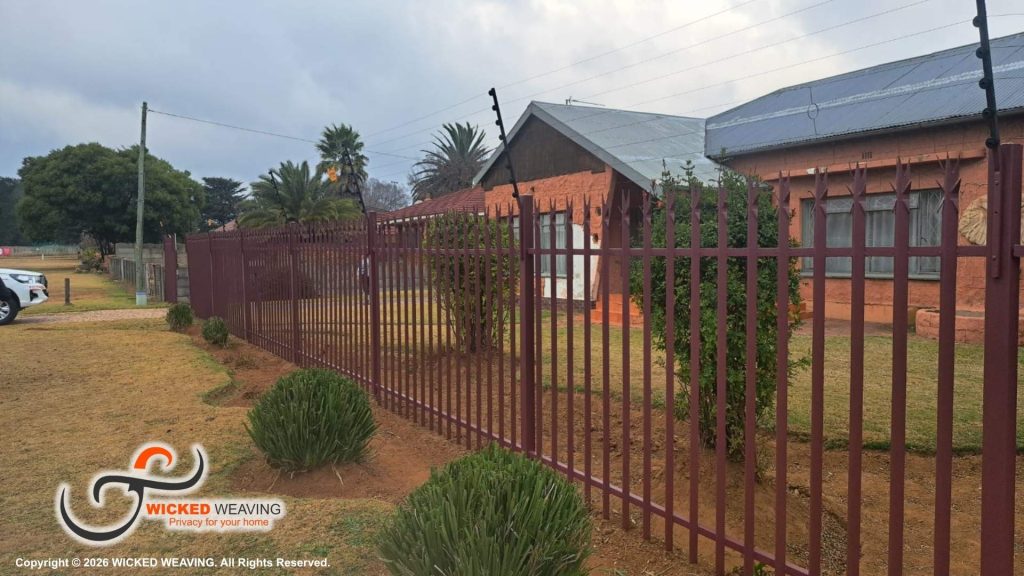 44m Chocolate Palisade Weaving in Springs