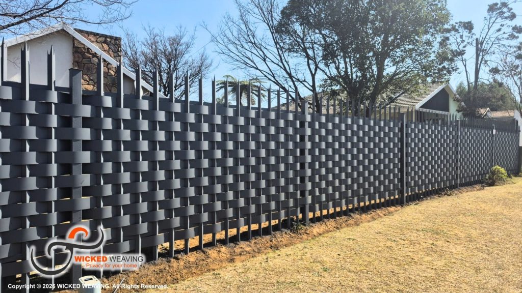 32m Slate Grey Palisade Weaving in Ondekkerspark