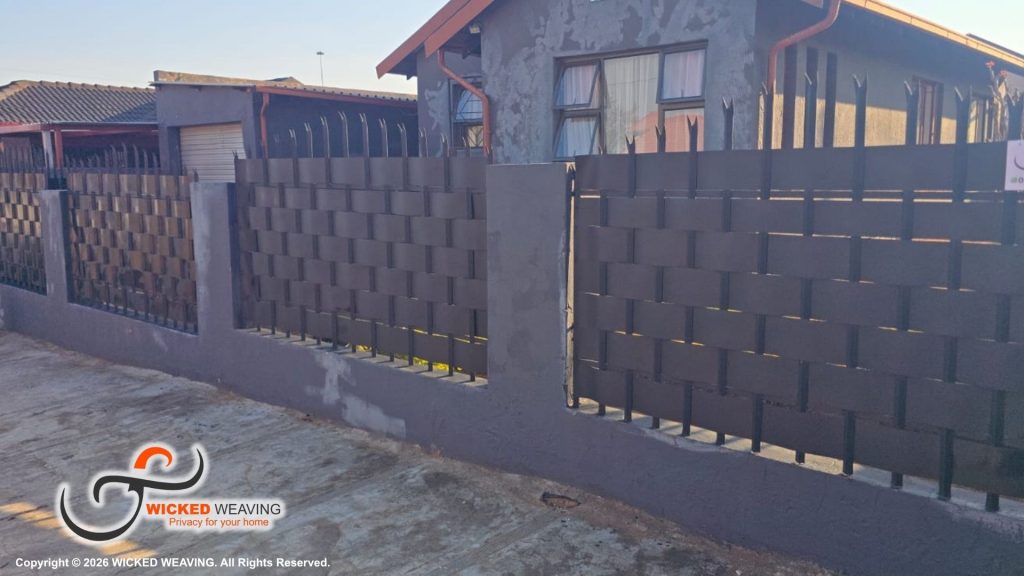 Black Palisade Weaving Randfontein