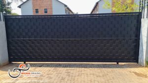 Black Palisade Gate Weaving