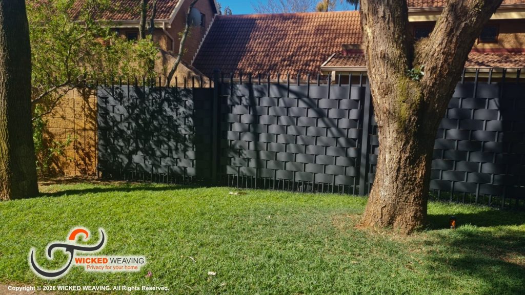 44m black palisade weaving