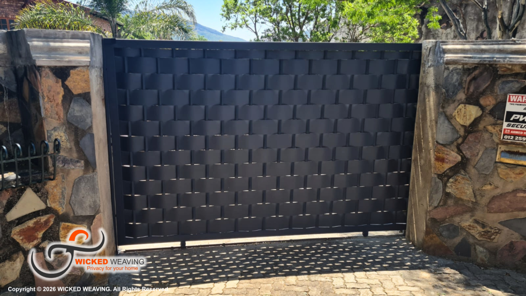 Charcoal Palisade Gate Weaving